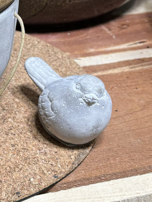 Sitter, Concrete Baby Bird (JP-LCP-89A)