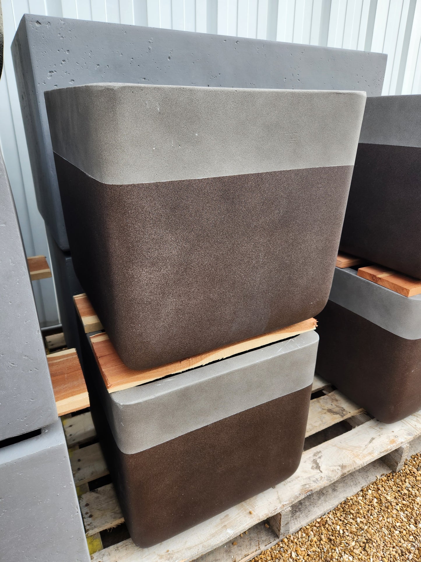 Planter, Fiberstone, Savona Square (Al-64-1808)