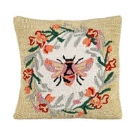 Pillow- Hooked, Bee Wreath