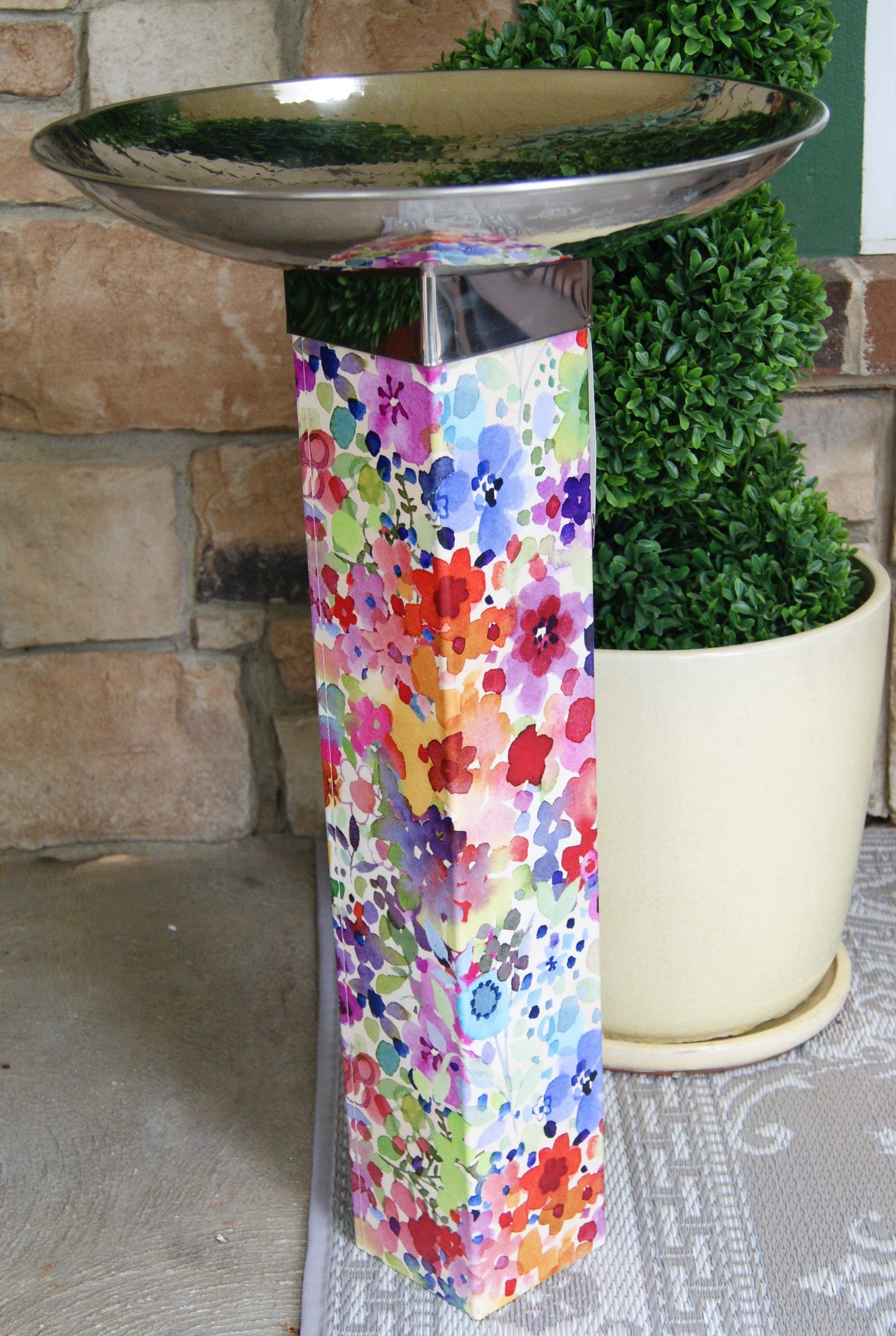 Birdbath, Metal/Resin, Art Pole
