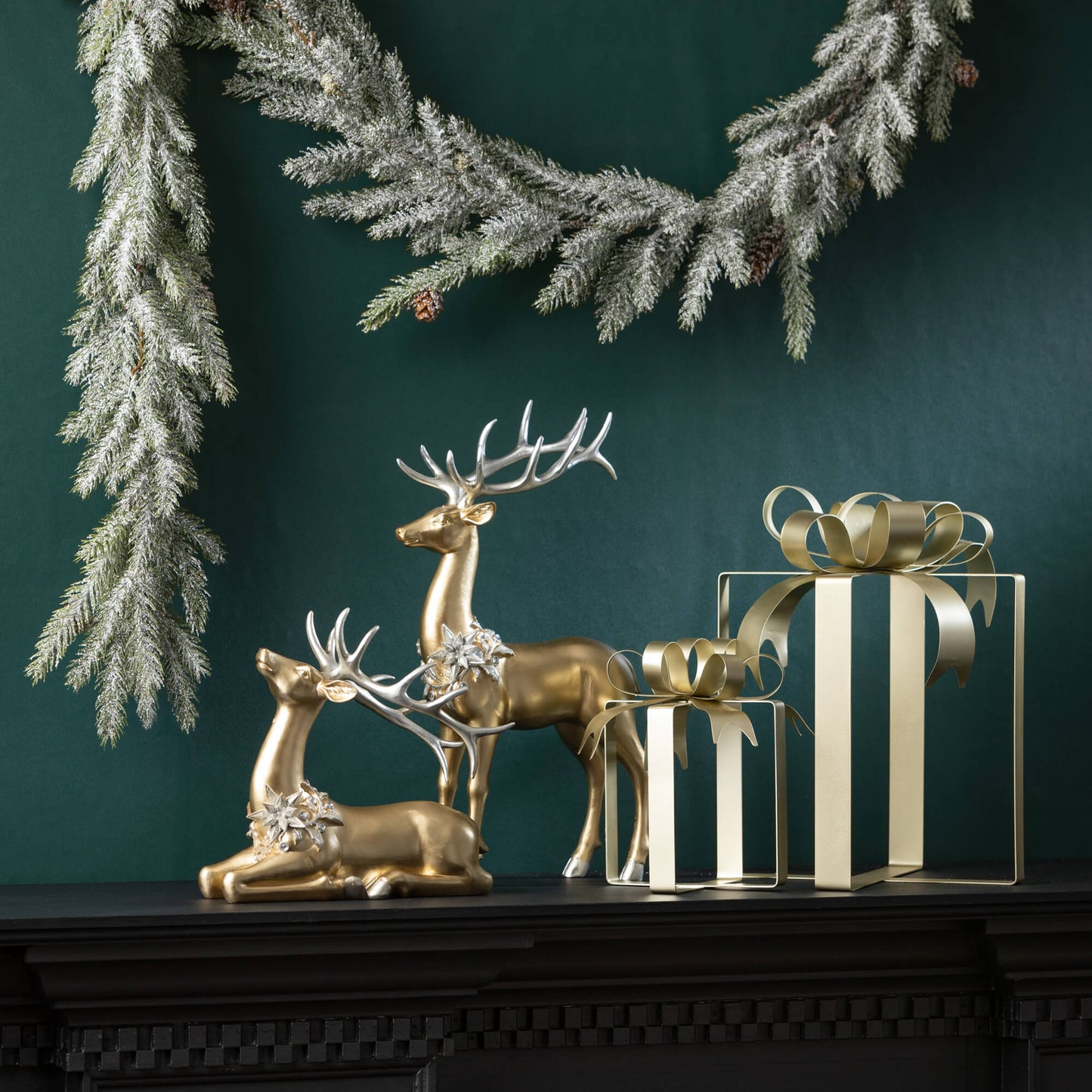 Sitter, Deer Silver & Gold